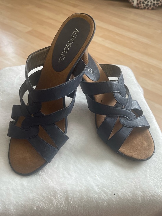 Aerosoles Shoes - Aerosoles heels with navy leather straps